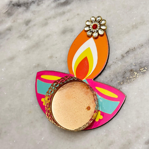 Porte-bougie décoratif pour bougies chauffe-plat avec fleur ornée de pierres - Diya en bois coloré pour Diwali, mariages et décoration festive de la maison - Product Image 1
