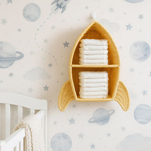 Étagère murale en rotin en forme de fusée, décoration de chambre d'enfant, organisateur de rangement tissé à la main, vente en gros d'usine, fournisseur OEM - Product Image 1