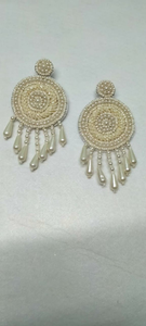 Pendientes de flores bordados a mano con cuentas de semillas, pendientes colgantes con borlas para mujer, de MD HANDICRAFTS - Product Image 5