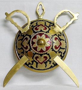 Espada y Escudo Decorativos para Colgar en la Pared, para Hogar, Oficina, Hotel o Restaurante, Diseño en Relieve, Dhal Talwar de Latón para Decoración de Bodas - Product Image 6