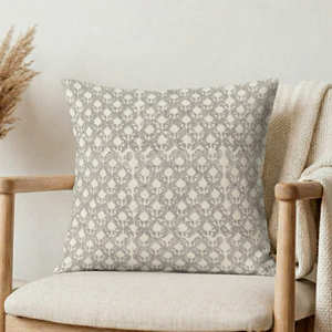 Housse de coussin décorative bleue imprimée à la main, motif Seed Buti, style scandinave, décoration organique moderne, 50 × 50 cm - Product Image 6