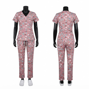 Conjunto de Uniforme Médico Dental Unisex de Primera Calidad, Tela Dobby de 160 GSM, Poliéster y Algodón, Estampado, Color Rosa, Blusa con Cuello en V y Pantalones Rectos - Product Image 1