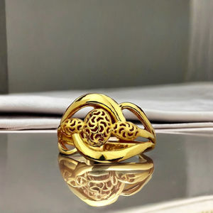 Bague en or artistique avec motif de boule en treillis, bijoux en or légers et élégants pour femmes, bague en or de créateur unique pour un usage quotidien - Product Image 3