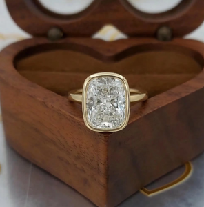 แหวนเพชรทรงคุชชั่น 3.5 กะรัต เพชรเลี้ยงในห้องปฏิบัติการ ทองคำขาว 18K ดีไซน์เรียบหรูสำหรับแหวนหมั้นแบบ unisex พร้อมใบรับรอง - Product Image 4