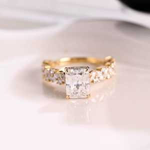 Anillo de lujo con halo de diamantes de corte radiante de 1.00 quilates, banda de medio racimo, oro macizo de 14K, diamantes cultivados en laboratorio, regalo de boda para mujer - Product Image 1