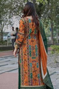 2026 Ensemble TUHI HEAVY FANCY en mousseline, style manches courtes, col rond, avec motifs miroir faits main, style élégant et riche, avec dupatta assortie - Product Image 6