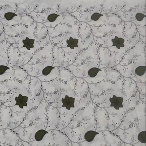 Tissu non tissé brodé Chanderi de qualité supérieure, fait main, résistant aux plis, doux et confortable pour les saris de mariage et de fête - Product Image 1