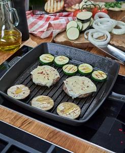 Padella quadrata in ghisa da 12 "| Staub - Product Image 5