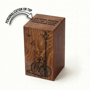 Urna Funeraria de Madera Estilo Americano Personalizada para Bebés con Grabado de Bicicleta Vintage, Contenedor de Cenizas Ecológico y Duradero - Product Image 5