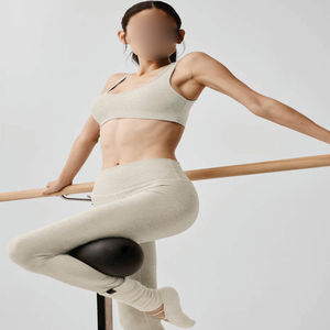 Conjunto Deportivo Cómodo para Mujer, Leggings de Cintura Alta sin Costuras y Sujetador Deportivo para Gimnasio - Product Image 1