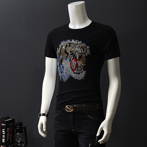เสื้อยืดคอกลมแขนสั้นผ้าซาตินลายนูนสำหรับผู้ชาย ขายส่ง ผลิตจากโพลีเอสเตอร์/คอตตอน ผสมผสานกัน ระบายอากาศได้ดี เป็นมิตรกับสิ่งแวดล้อม - Product Image 4