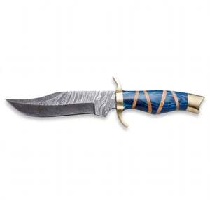 Couteau de camping à lame fixe en acier Damas artisanal avec manche en résine de bois bleu et garde en laiton pour utilisation sur le terrain et collection - Product Image 3