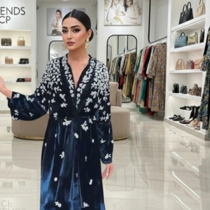 Kaftán de Terciopelo Bordado de Lujo, Colores Personalizados Disponibles, Abaya Bordada a Mano, Vestido de Noche Modesto al por Mayor - Product Image 6