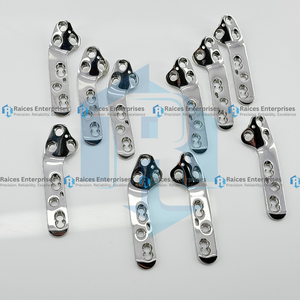 Placas de Bloqueo TPLO de Alta Calidad, Tamaño Estándar de 3.5mm, Juego de 2 Piezas, Precontorneadas, Estilo Voi 316L, para Cirugía Veterinaria en Gatos y Perros - Product Image 3