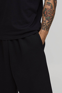 Ensemble T-shirt et short tricotés tendance pour homme, style streetwear décontracté en coton, personnalisable avec logo, coupe oversize – Vente en gros - Product Image 4