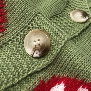 เสื้อคาร์ดิแกนถักทรงวิซาร์ด คอวี ระบายอากาศได้ดี สำหรับผู้ชาย แขนเสื้อลายทาง สไตล์เรโทร แบบวิทยาลัย ติดกระดุม เหมาะสำหรับชาวอเมริกัน - Product Image 3