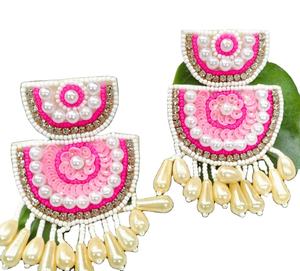 ต่างหูประดับลูกปัดหลากหลายแบบ งานฝีมือ ผลิตในอินเดีย เหมาะสำหรับงานเทศกาลและงานปาร์ตี้ ราคาดีที่สุด - Product Image 1