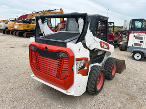 Cargadora Compacta de Dos Velocidades S64 2020 con Cabina Cerrada, Máquina de Construcción de Alto Rendimiento - Product Image 4