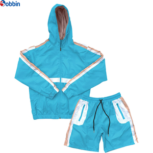 Conjunto Deportivo Unisex de Verano Personalizado para Hombre, Chaqueta Cortavientos con Bloques de Color y Parches de Poliéster y Nailon, Chaqueta con Cierre y Pantalones Cortos - Product Image 3