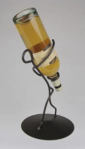 ชั้นวางไวน์ติดผนัง 2 ชั้น ทำจากเหล็กสีดำและไม้ งานแฮนด์เมด เป็นมิตรกับสิ่งแวดล้อม เหมาะสำหรับใช้ในโรงแรม - Product Image 2