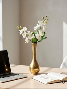 Florero de Aluminio Dorado Premium de 20 cm de Altura, Ligero y Duradero, Decoración Moderna para el Hogar, Resistente al Agua - Product Image 4