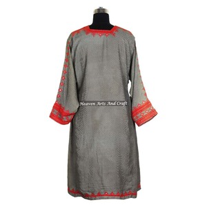 Vestido BDR020 Único de Seda Bordada al Estilo Afgano, Vestido Bohemio Único, Vestido Bohemio Banjara Balochi Hecho a Mano - Product Image 6