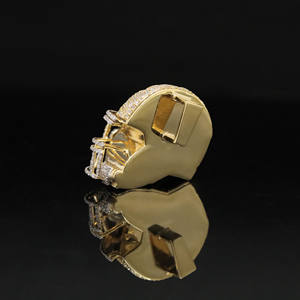 Colgante de Aleación Chapado en Oro para Hombre, Estilo Hip Hop, con Diamantes CZ Personalizados, Diseño Royal Vanguard, Ideal para Regalo/Fiesta - Product Image 3