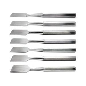 Osteótomono de Hoja Recta Hibbs, Instrumento Quirúrgico Ortopédico de Acero Inoxidable de Calidad Premium para Corte Óseo, de Grip Surgical - Product Image 3