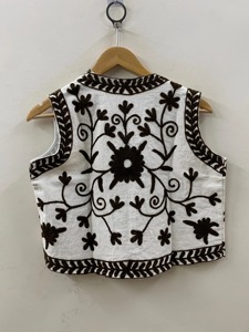 Chaleco de algodón con bordado floral blanco, cuello en V, sin mangas, estilo Prairie Chic, top de verano para mujer adulta - Product Image 3