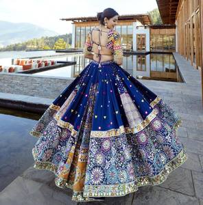 Lehenga Choli de Seda Multicolor de Diseño para Mujer, para Navratri |   Vestido Tradicional para Fiesta Garba con Adornos de Espejos - Product Image 5