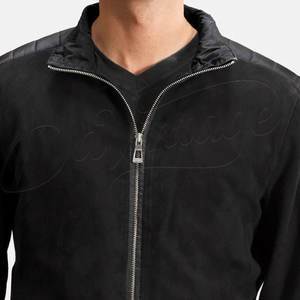 Blouson bomber en daim noir pour homme, avec empiècements matelassés en peau de mouton véritable aux épaules, coupe ajustée, fermeture éclair, style moto décontracté - Product Image 2