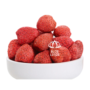 Fraises lyophilisées écologiques et durables, très demandées |   Snacks de fruits coupés naturels et biologiques riches en vitamine C 1 kg Prêts à consommer - Product Image 1