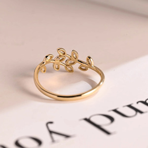 แหวนทองคำ 14K ลายใบไม้ประดับเพชรแล็บโกรว์ - Product Image 3