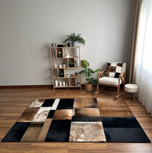 Tapis carrés en patchwork de peau de vache, tapis en cuir de vache naturel faits à la main pour la décoration du salon, vente en gros OEM ODM - Product Image 1