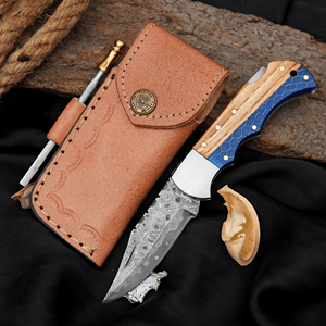 Navaja de bolsillo artesanal de acero al carbono con patrón, mango de madera con incrustaciones azules, orientación ajustable, acabado de alto brillo, cuero. - Product Image 4