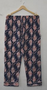 Ensemble de pyjama pour femmes de haute qualité, bleu marine, en coton tissé, élégant, à motif léopard, boutonné, col cranté, respirant - Product Image 2