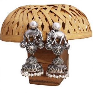 Pendientes Jhumka de Estilo Tribal con Elefante, con Circonita en Corte Pera y Engaste de Bisel, de Latón Chapado en Plata Antigua para Mujer - Product Image 1