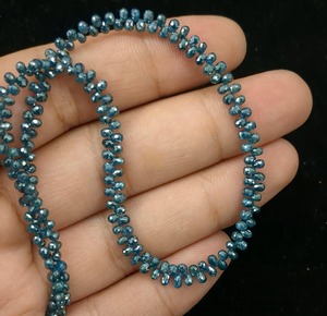 Perles de diamant bleu naturel AAA, forme briolette, 2,5-4 mm, facettées, en forme de larme, brin de 16 pouces pour la fabrication de bijoux à prix de gros - Product Image 4
