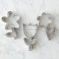 Juego de Cortadores de Galletas de Acero Inoxidable con Forma de Corazón y Flores Navideñas, 6 Piezas, Aptos para Lavavajillas, en Oferta