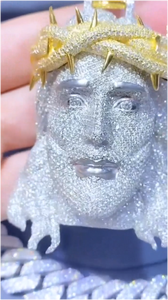 Magnifique Pendentif 3D Jésus en Moissanite, Bijoux Sertis de Diamants, Pendentif Moissanite Personnalisé, Bijoux Religieux - Product Image 3