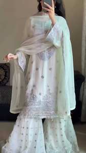 Lancement du nouveau ensemble 3 pièces en velours moderne 9000 avec haut, bas et dupatta pour mariage et soirée, séchage rapide - Product Image 2