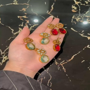 ต่างหูประดับลูกปัดหินดีไซน์ล่าสุดปี 2026 และเครื่องประดับศีรษะแบบมังติกก้าสำหรับงานแต่งงาน - Product Image 3