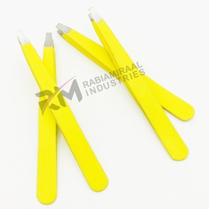 Pinza para Cejas RMI Silver Tip de Acero Inoxidable con Recubrimiento en Polvo Amarillo, Producto Superior - Product Image 4