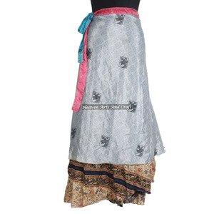 Jupes longues en soie vintage indiennes style hippie, élégantes et stylées, à prix réduits, pour se couvrir ou porter en mode vintage. - Product Image 2