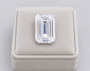 Diamante Cultivado en Laboratorio con Corte Esmeralda de 20.31 Quilates, F VVS2 |   Diamante Suelto Certificado IGI Premium para Venta al por Mayor y Fabricación de Joyería - Product Image 3