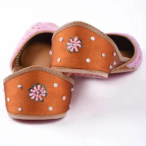 Women's Traditional Handmade Genuine Leather Beaded <b>Khussa</b> Wedding Party Wear Custom Embroidery Ladies <b>Khussa</b> Shoes - Product Image 2