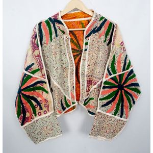 Chaqueta vintage para mujer 100% Kantha, hecha a mano en India, estilo bohemio con bordado, cierre abierto, chaquetas a la moda con estampado floral. - Product Image 1