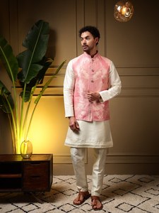 Conjunto de Kurta Estilo Koti Moderno y Tradicional en Tela de Seda Slub para Bodas y Fiestas - Product Image 3