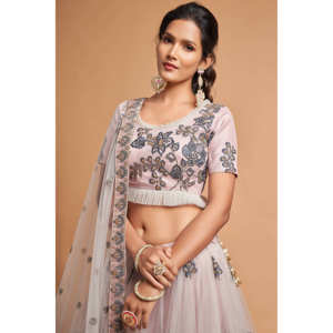 Filet de soirée brodé Zari super gris Lehenga Choli - Product Image 4