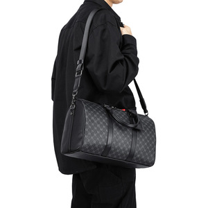 Bolsa de lona ovalada de PU para hombre con correa para el hombro, cierre de cremallera, múltiples compartimentos, mochila de viaje resistente al agua, capacidad de 20-36L - Product Image 1